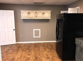 109 W Court Sq #B, Somerville, TN 38068