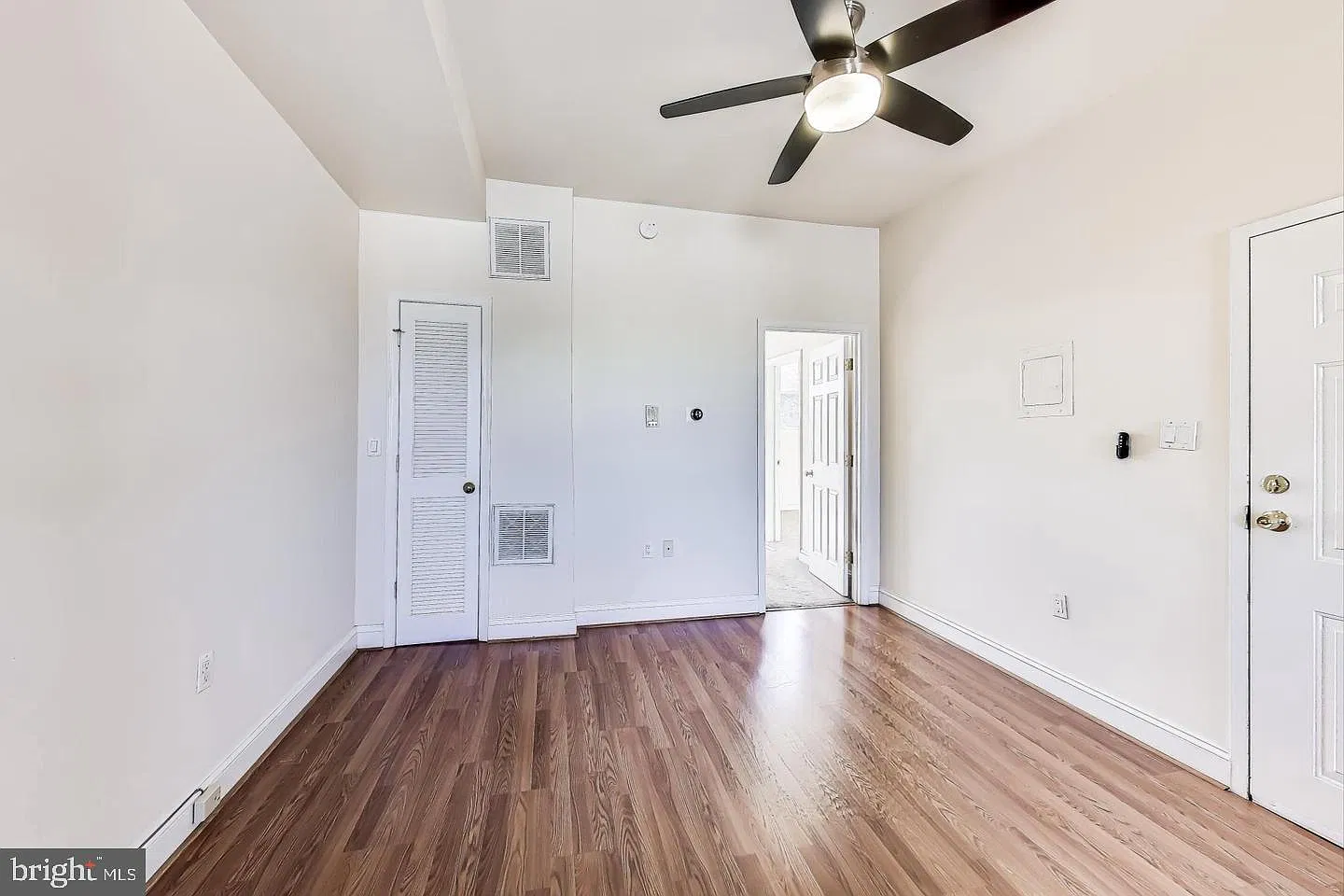 1 bed, 1.0 bath, 657 sqft, $1,800 — Photo 2