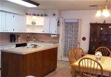 5th image of 7402 Revelwood Dr
