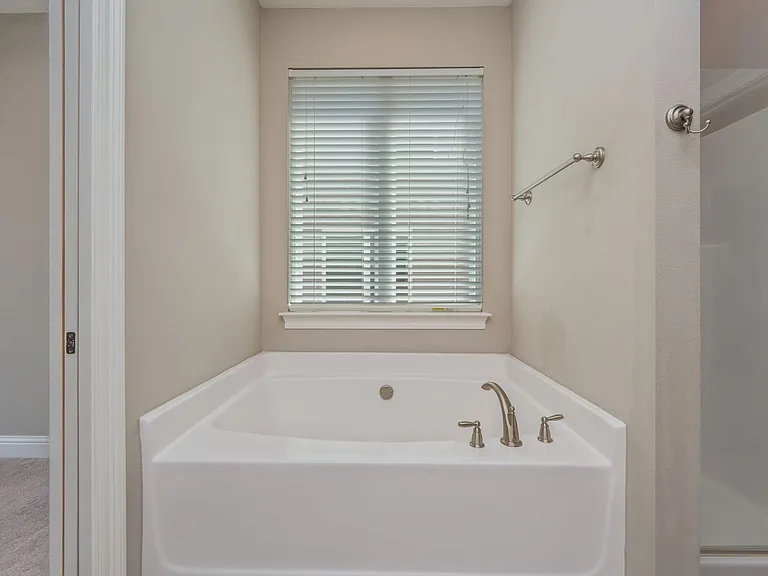 401 King St — Photo 21