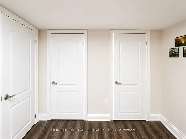 61 Lyndbrook Cres #LOWER — Photo 10