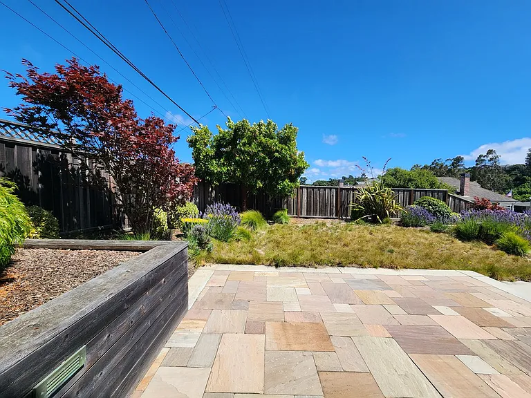 1655 Claremont Dr — Photo 8