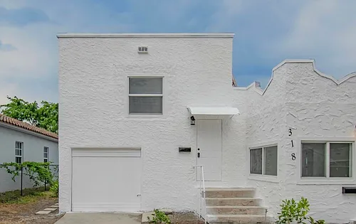 318 N E St Photo 1
