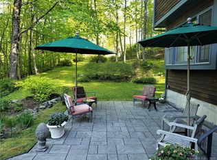 1 Silver City Rd, Newtown, CT 06470