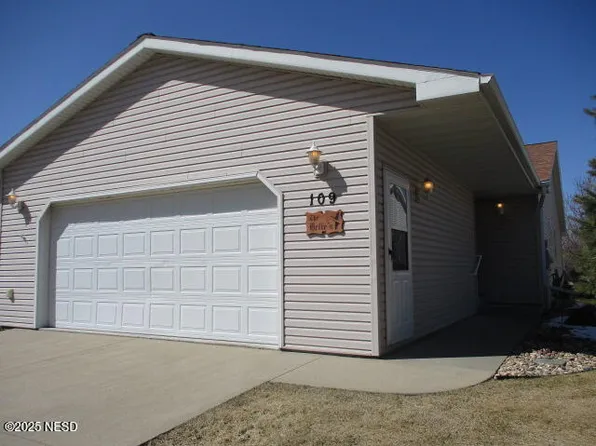 109 6th Street Cir SW, Watertown, SD 57201