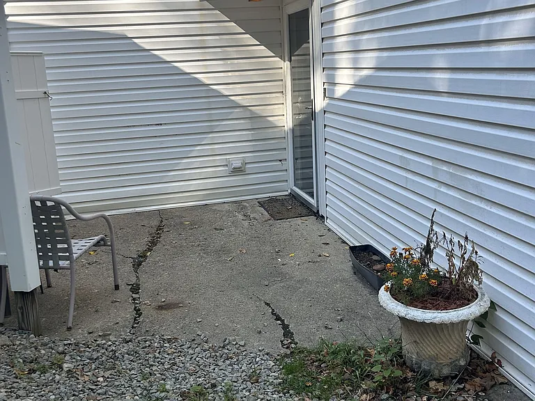 407 W Maiden St #103 — Photo 30
