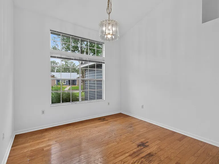 2324 NW 40th Pl — Photo 22