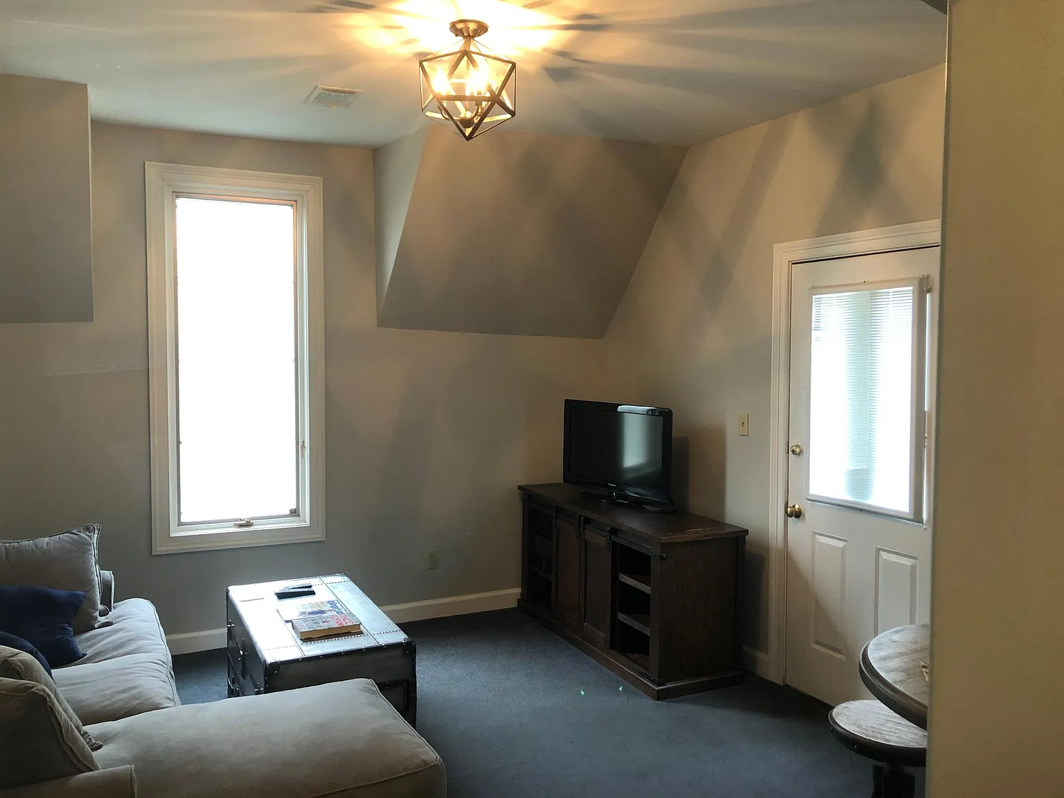 1 bed, 1000 sqft, $1,350 — Photo 3