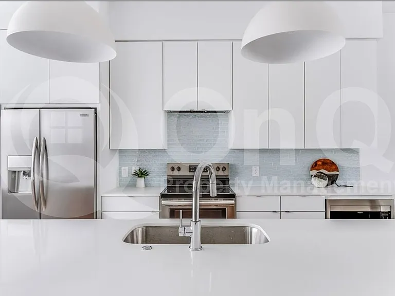 5020 Bryan St #305 — Photo 6