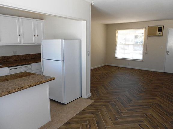 4th image of 541 S El Molino Ave APT F