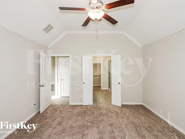 1648 Breezewood Dr — Photo 8