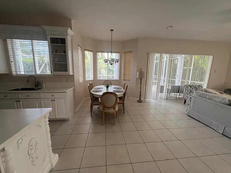 11206 Maritime Ct — Photo 4