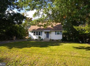 613 Riverside Dr, Bayville, NJ 08721