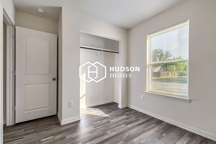 1208 Williams Ave — Photo 8