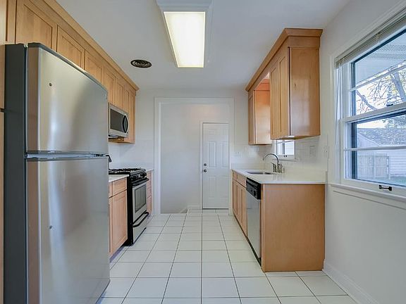 5th image of 6526 Stevens Ave S