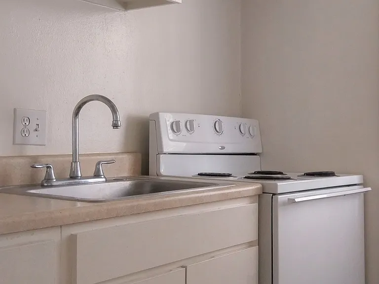 6628 Hillcrest Ave #6 — Photo 6