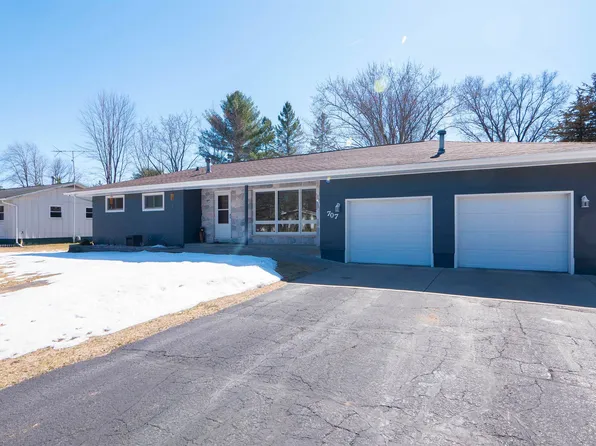 707 Sunset Dr, Redgranite, WI 54970