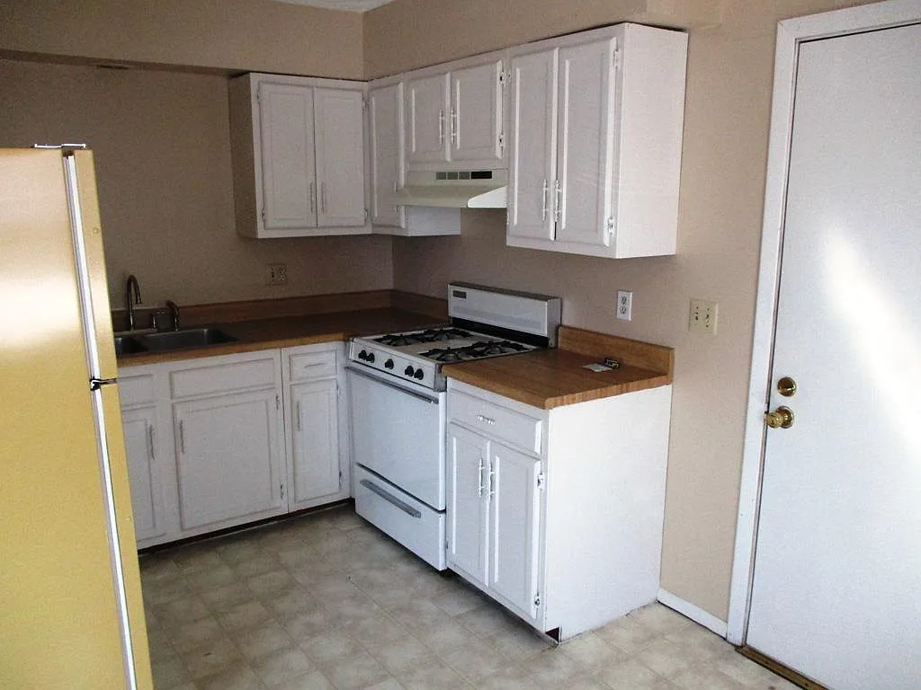 2 bed, $920 — Photo 4