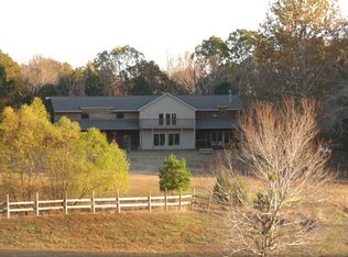 1940 Vale McKenzie Rd, Bruceton, TN 38317