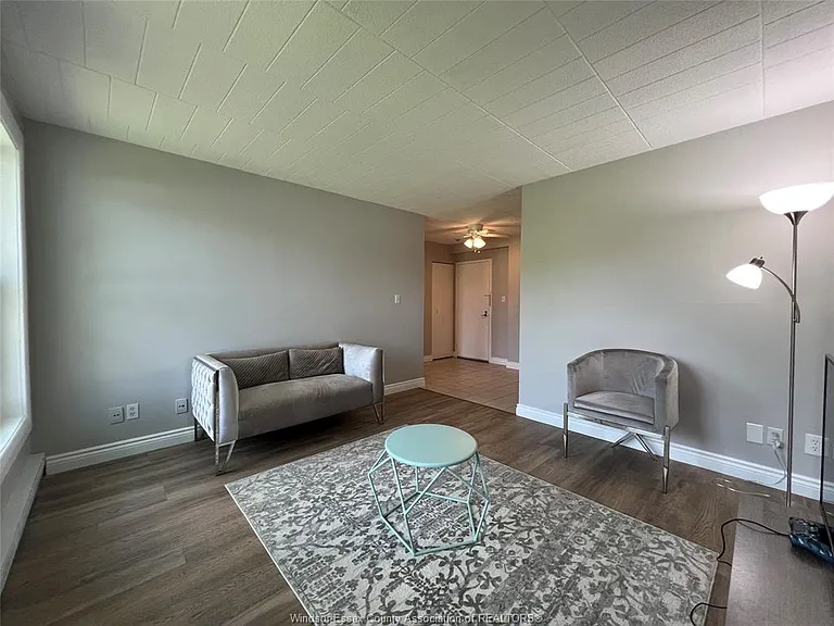 6563 Thornberry Cres — Photo 6