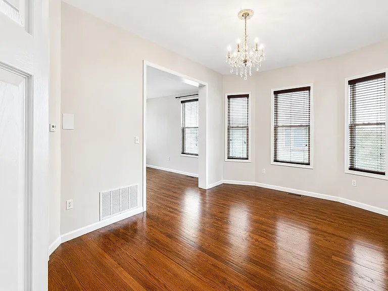 22 E 33rd St #1 — Photo 3