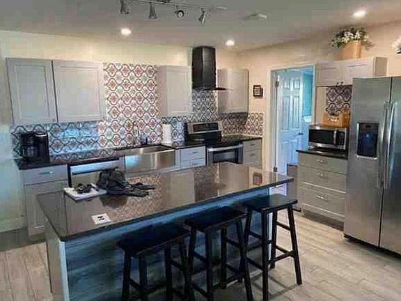 Kitchen island has sitting area