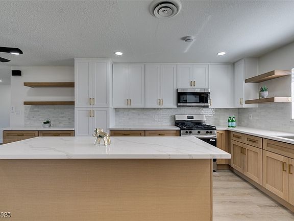 2nd image of 4539 Palmdale Ct