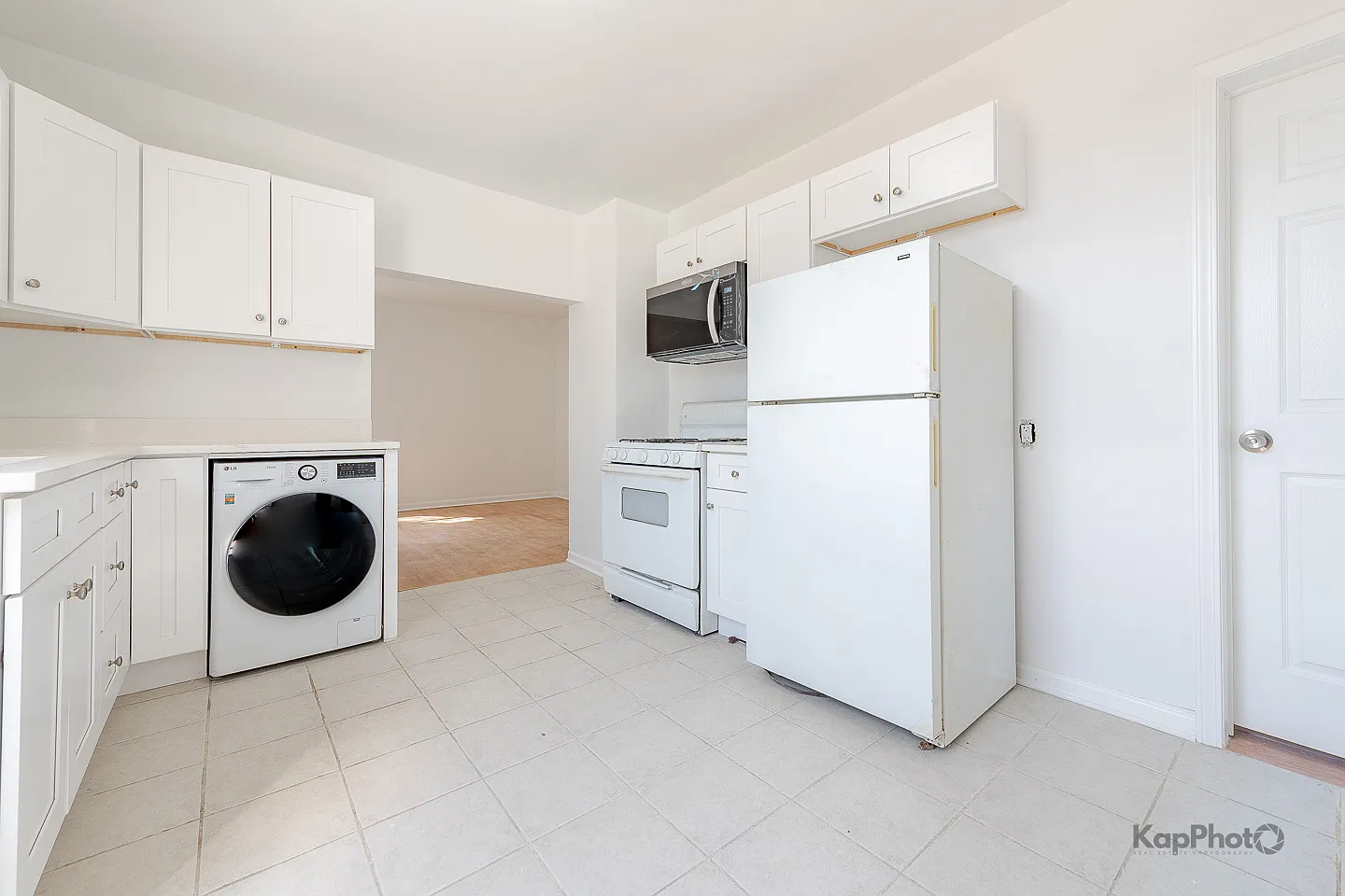 2 bed, 650 sqft, $1,600 — Photo 2