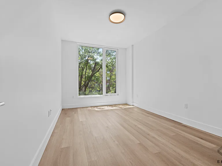 2045 Ocean Ave #505 — Photo 10