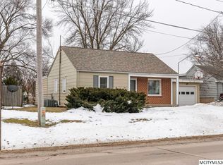 16111 245th St, Mason City, IA 50401