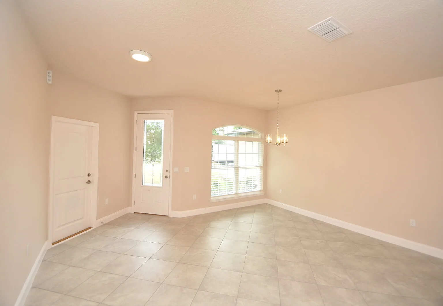 3 bed, 2.0 bath, 1511 sqft, $2,150 — Photo 3