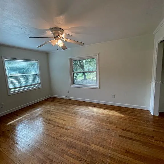 319 22nd St SW — Photo 11