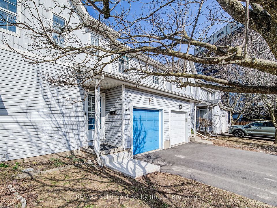 1st image of 90 Mooregate Cres