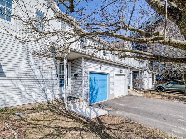 90 Mooregate Cres, Kitchener, ON N2M 5P7