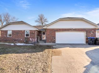 4027 SW 43rd St, Topeka, KS 66610