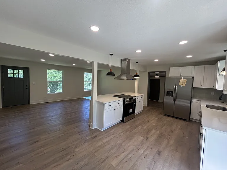 1783 Warfield Dr — Photo 6