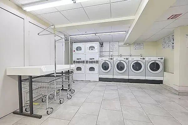 Rented by Qwest Residential Downtown LLC | media 7