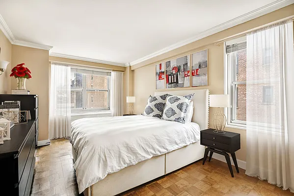 Sold by Compass | media 20