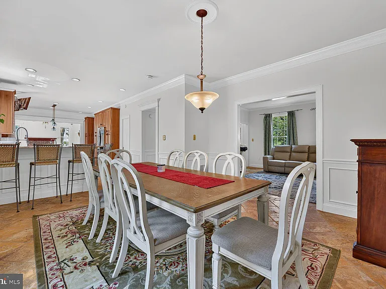 380 Clagett St SW — Photo 10