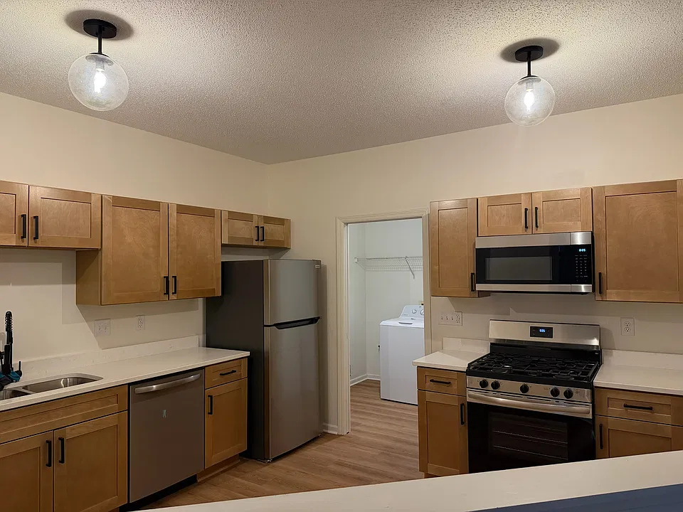 15581 Cherry Path