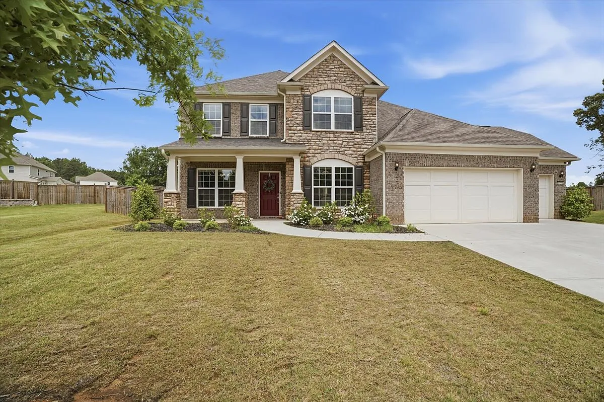 5 bed, 4.5 bath, 3592 sqft, $4,000 — Photo 1