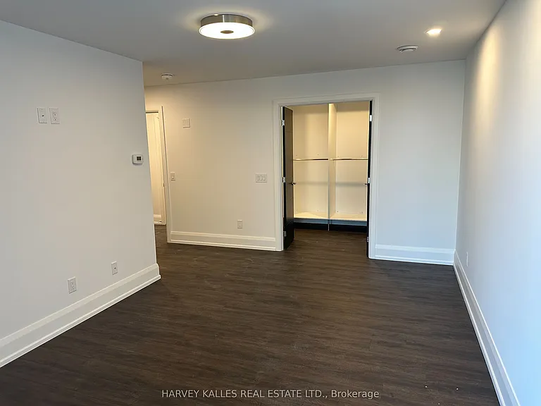 55 Charles St W #3101 — Photo 9