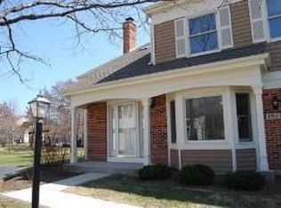 2517 Hunter Dr, Arlington Heights, IL 60004