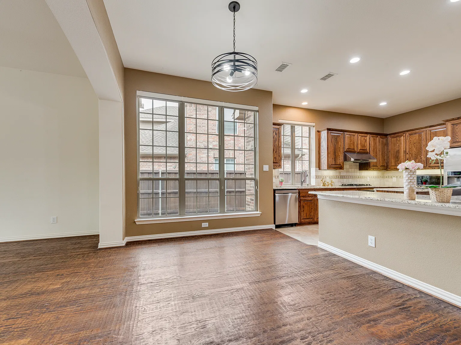 4 bed, 2898 sqft, $3,250 — Photo 2