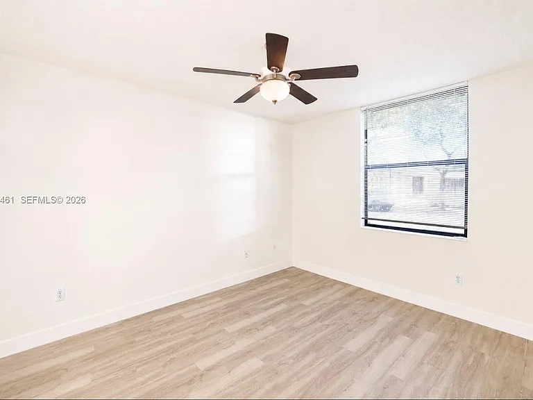 1919 Van Buren St #115A — Photo 7