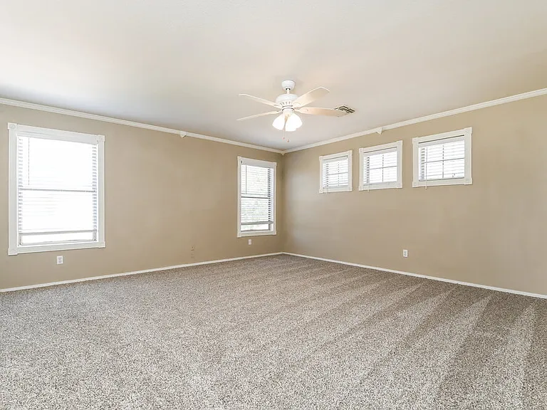 1081 E Horseshoe Dr — Photo 10