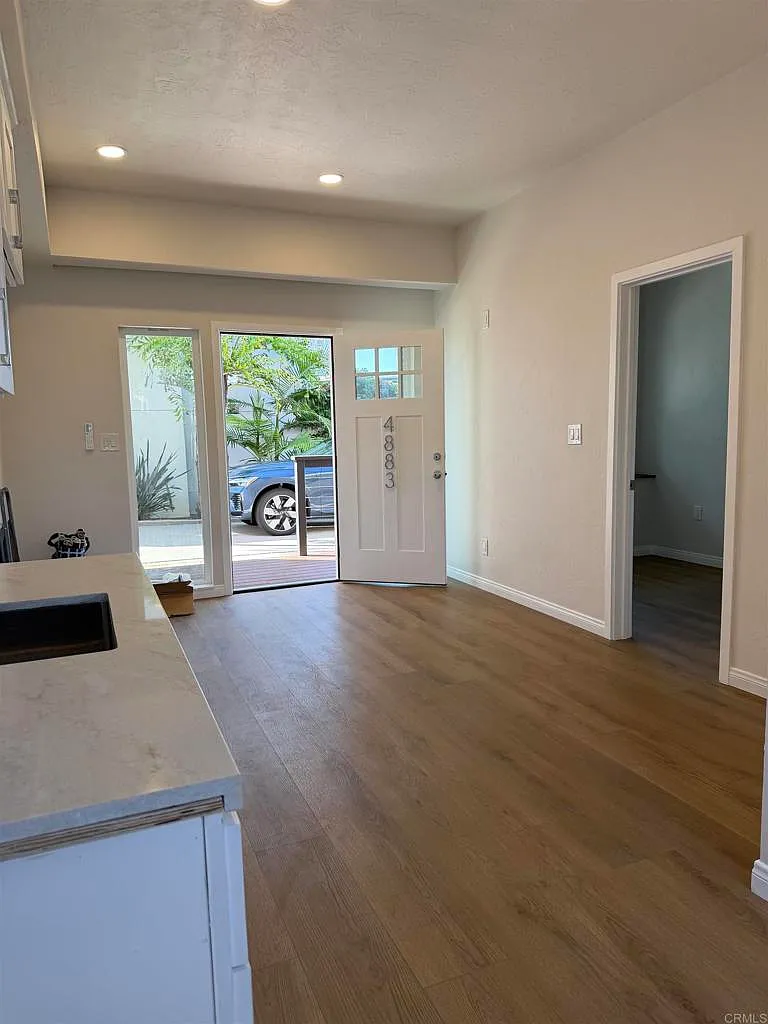 1 bed, 397 sqft, $3,500 — Photo 4