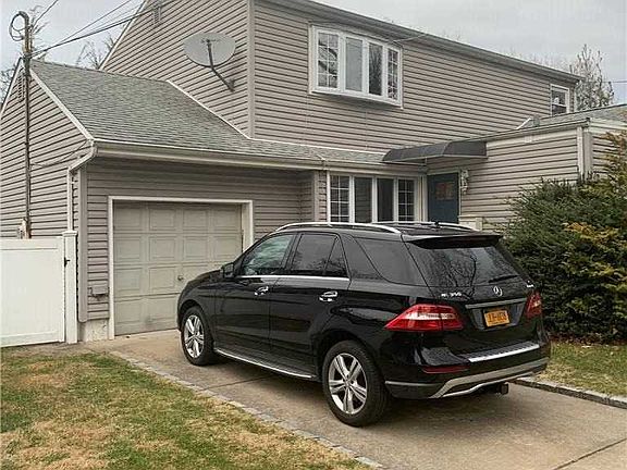 3rd image of 196 Woods Ave