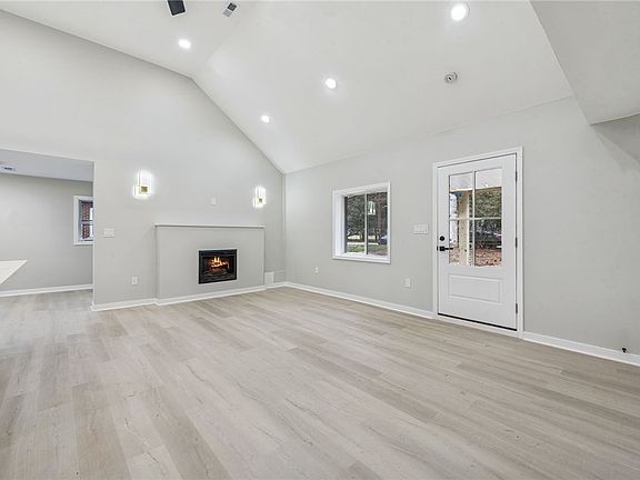 4th image of 4531 Ridgeview Dr