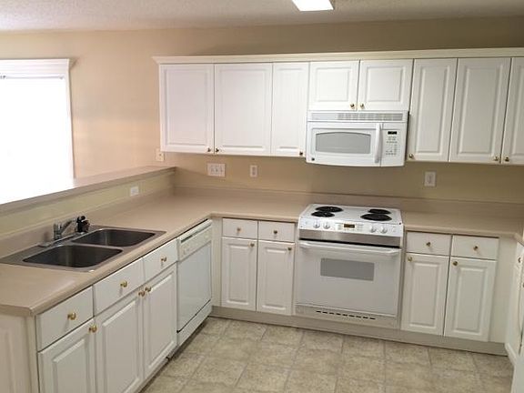 5th image of 5005 Woods Edge Dr